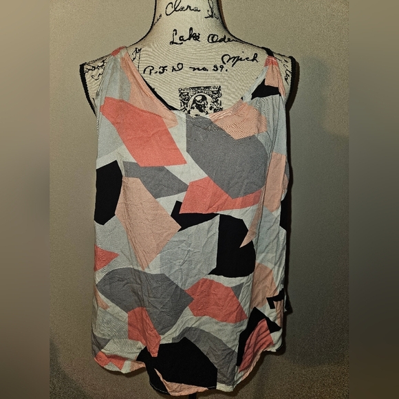 Torrid Womans Spaghetti Strap Tank Top Size 2 - Picture 1 of 9